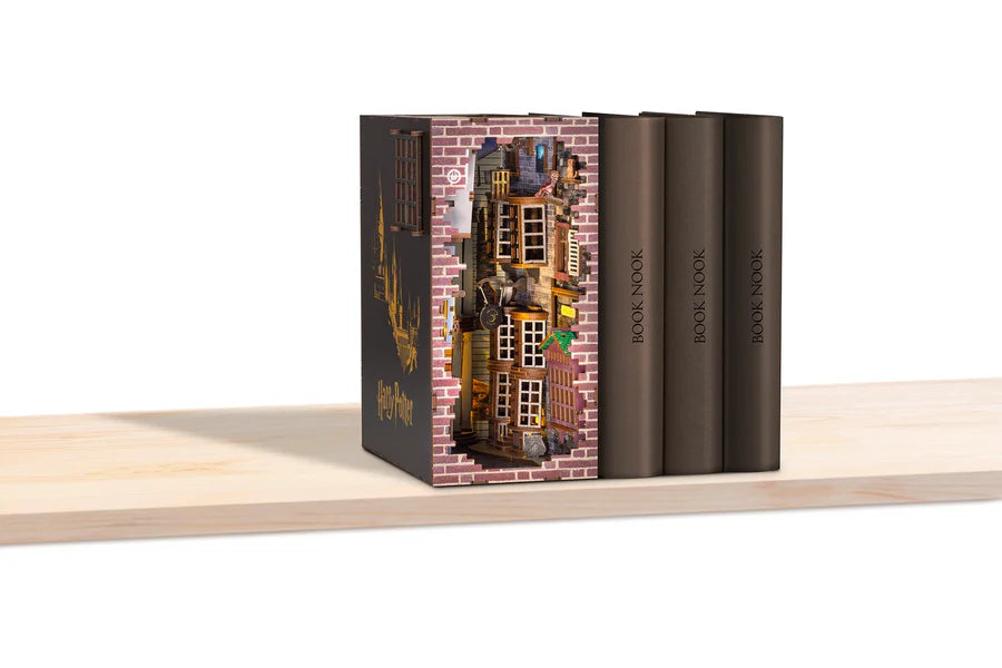 HARRY POTTER - Diagon Alley Tiny Adventures Book Nook Revell Model Kit
