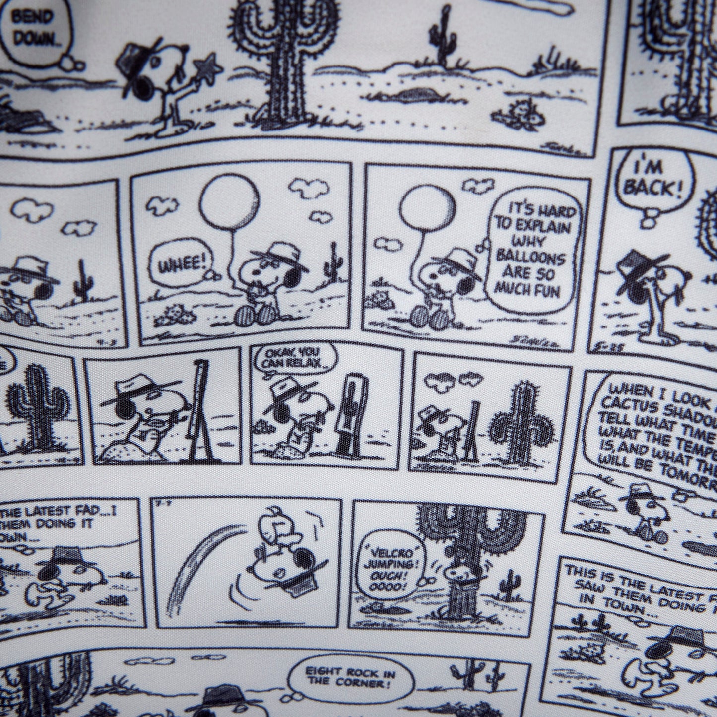 LOUNGEFLY : PEANUTS - Snoopy Desert Sling Bag