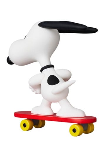 PEANUTS - Snoopy Skateboard Figure