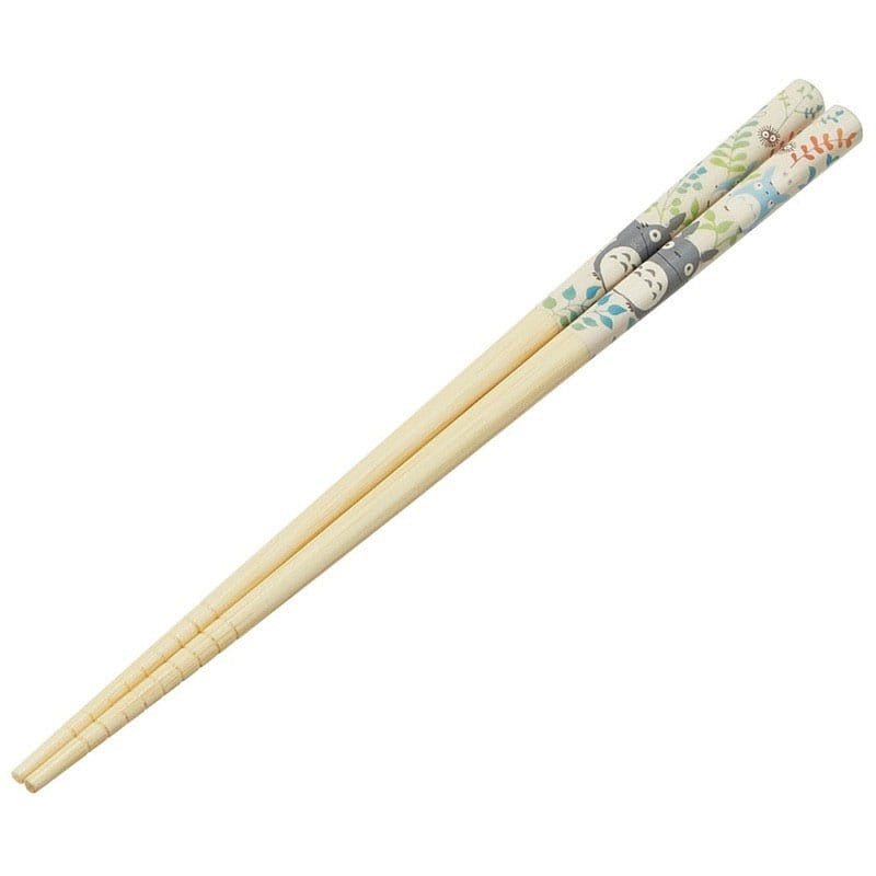 STUDIO GHIBLI : MY NEIGHBOUR TOTORO - Totoro Leaves Chopsticks