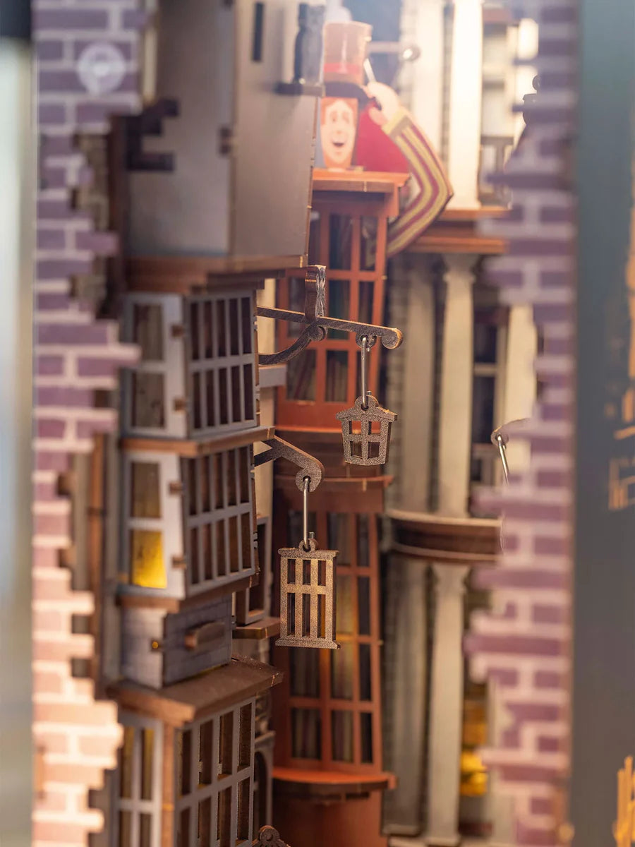 HARRY POTTER - Diagon Alley Tiny Adventures Book Nook Revell Model Kit