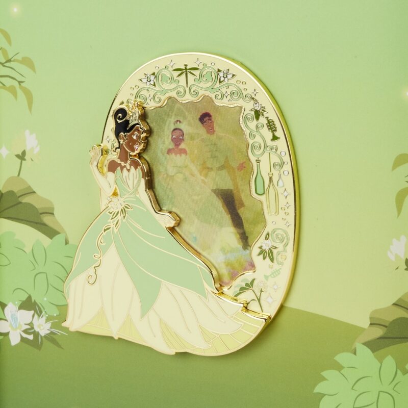 LOUNGEFLY : DISNEY - Princess & The Frog Tiana Lenticular 3" Collector Pin