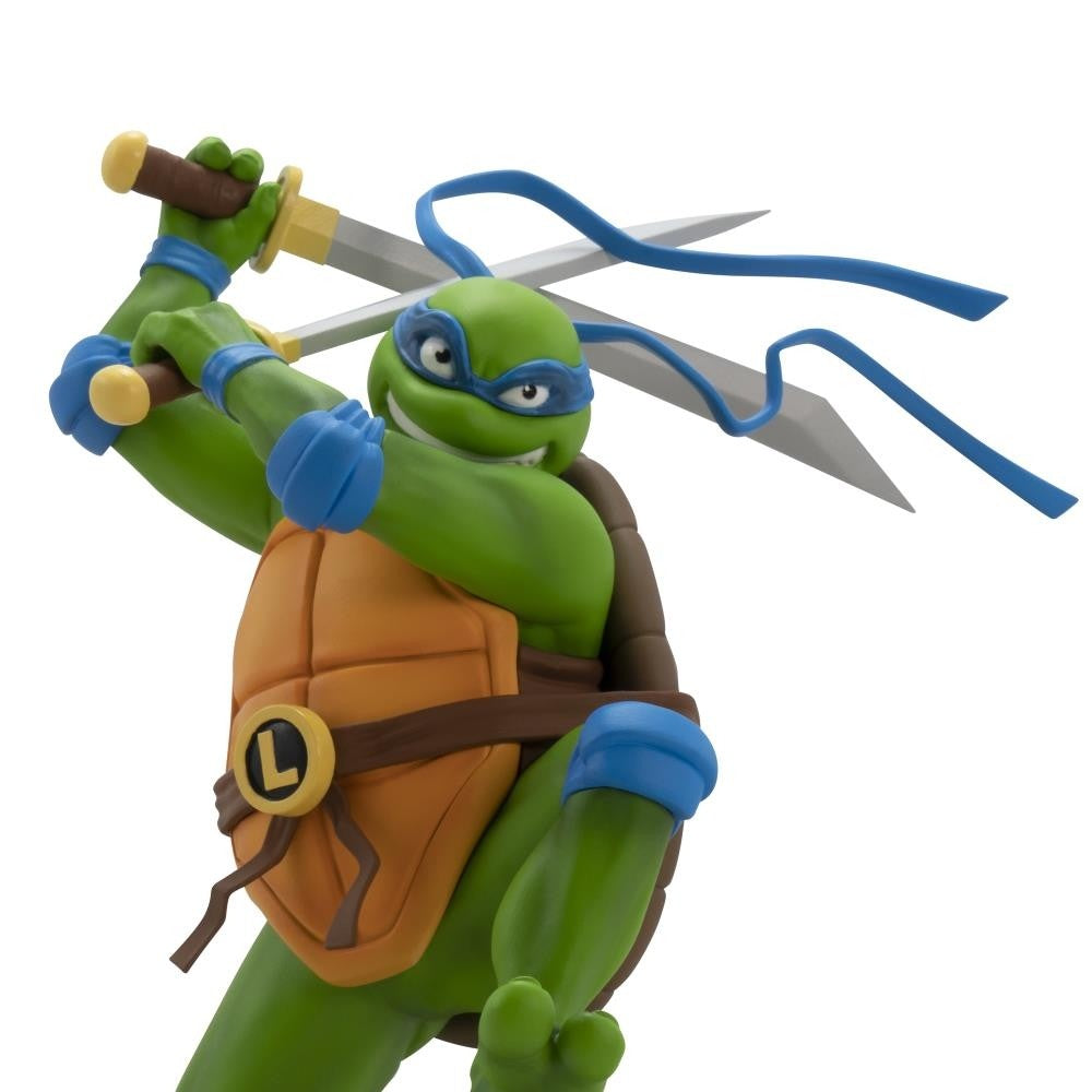 TEENAGE MUTANT NINJA TURTLES - Leonardo SFC Figure