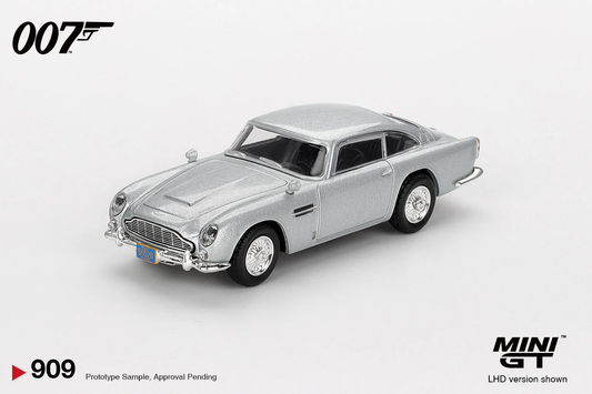 JAMES BOND - Casino Royale Aston Martin DB5 1:64 Mini GT Diecast Car