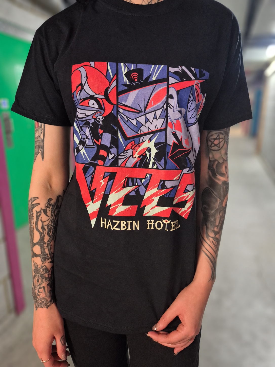 HAZBIN HOTEL - Vees T-Shirt