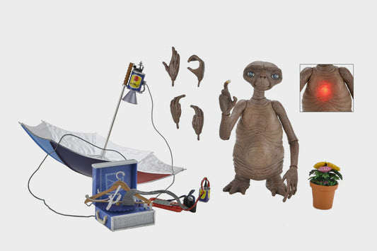 E.T. - E.T. Deluxe 40th Anniversary 7" Neca Ultimate Figure