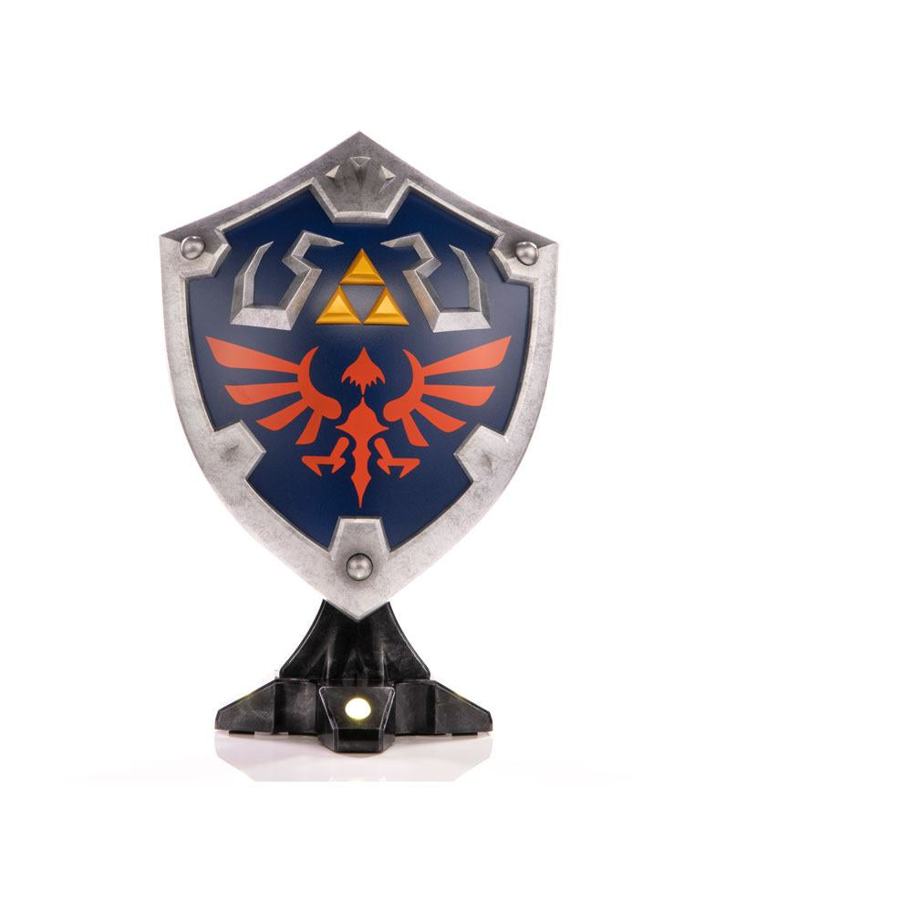 ZELDA - First 4 Figures Breath Of The Wild Collectors Edition Hylian Shield